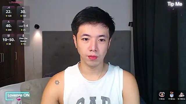 Snapshot of Addictiveboi chatting on 12.14.25 Addictiveboi online show from 12.14.25