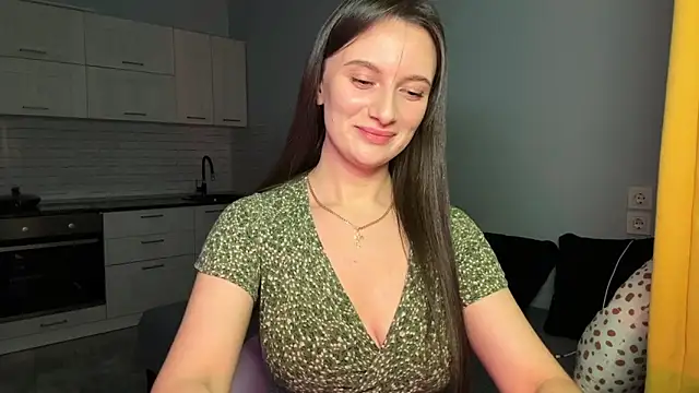 Luna Raee online show from 11.03.25