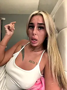 EllieMaeBaby online show from 12.14.25