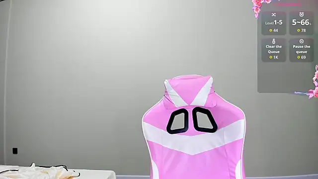 Snapshot of obokozu_mai chatting on 12.02.25 obokozu mai online show from 12.02.25