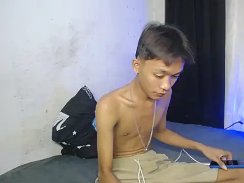 Snapshot of Innocentfucker chatting on 02.15.26 Innocentfucker online show from 02.15.26