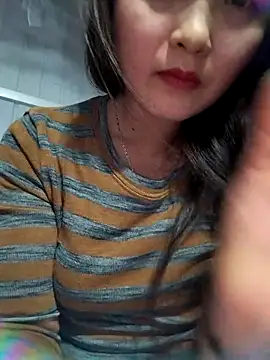 Snapshot of moa_koa chatting on 12.15.25 moa koa online show from 12.15.25