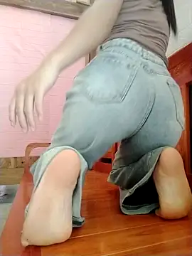 Snapshot of daisy_will chatting on 10.19.25 daisy will online show from 10.19.25