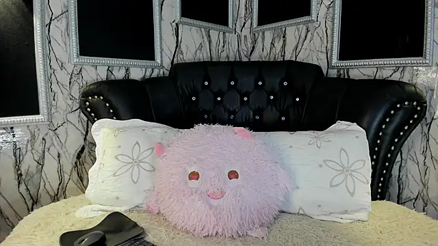 adelinemoretti online show from 12.17.25