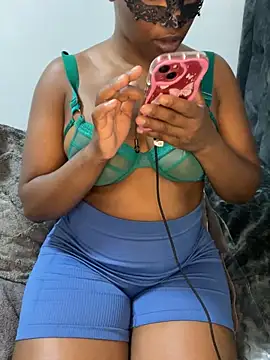 wellbuiltDiosa online show from 10.08.25