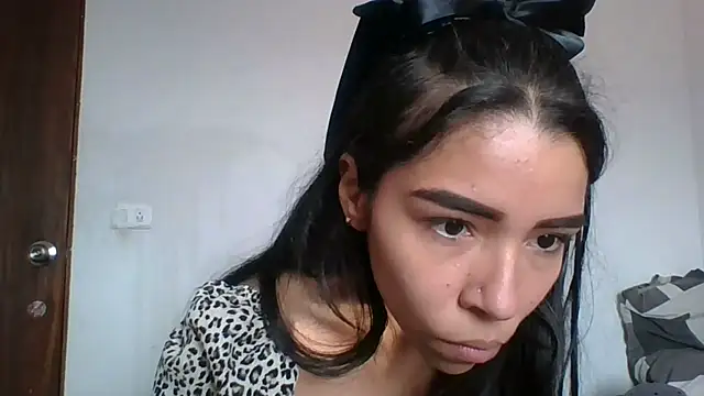 Snapshot of Candy_Grey28 chatting on 10.01.25 Candy Grey28 online show from 10.01.25