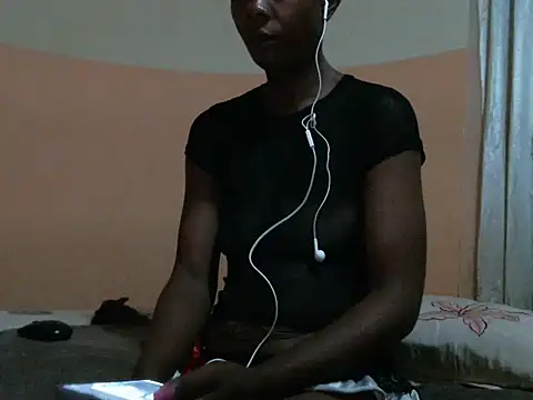 Snapshot of Pretty_miss_devilxxx35 chatting on 12.02.25 Pretty miss devilxxx35 online show from 12.02.25