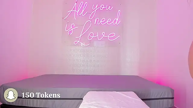 Snapshot of aleksandramiller_ chatting on 09.26.25 aleksandramiller online show from 09.26.25