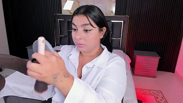 Snapshot of Hannasscott chatting on 10.20.25 Hannasscott online show from 10.20.25