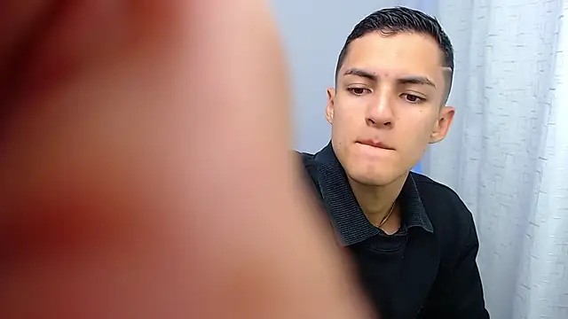 Snapshot of Matiius18 chatting on 10.22.25 Matiius18 online show from 10.22.25