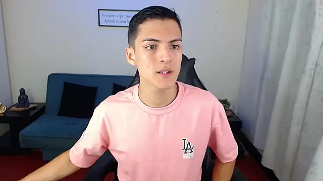 Snapshot of Matiius18 chatting on 10.30.25 Matiius18 online show from 10.30.25