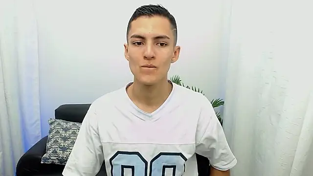 Snapshot of Matiius18 chatting on 11.07.25 Matiius18 online show from 11.07.25