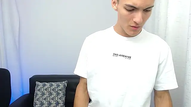 Snapshot of Matiius18 chatting on 11.10.25 Matiius18 online show from 11.10.25