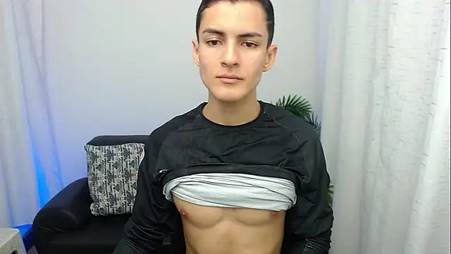 Snapshot of Matiius18 chatting on 12.05.25 Matiius18 online show from 12.05.25