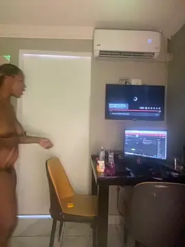 BQueen223 online show from 10.30.25