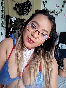 AsshleyVillaloboss online show from 10.22.25