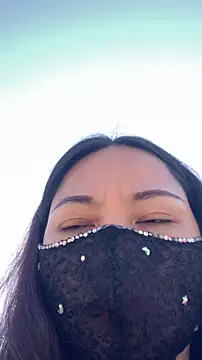 Snapshot of zhizhinaigai chatting on 11.25.25 zhizhinaigai online show from 11.25.25