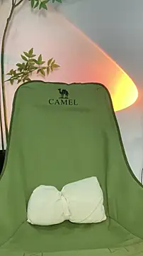 Snapshot of zhizhinaigai chatting on 12.02.25 zhizhinaigai online show from 12.02.25