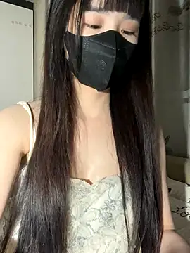 Snapshot of Dior_baby chatting on 11.08.25 Dior baby online show from 11.08.25