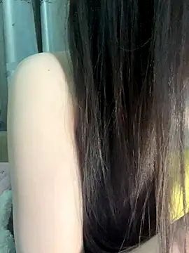 Snapshot of Dior_baby chatting on 12.03.25 Dior baby online show from 12.03.25