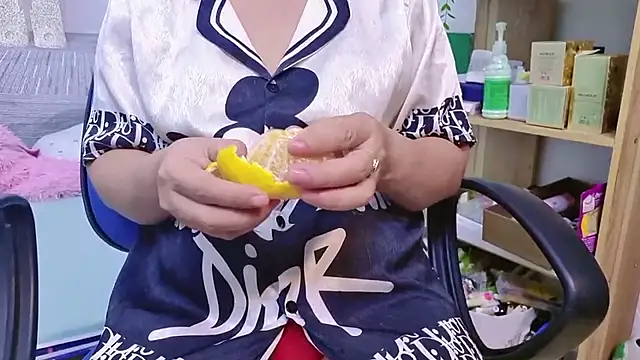 MichiLovely online show from 10.17.25