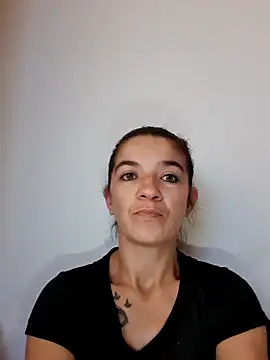 Snapshot of alinaalinutzq chatting on 11.01.25 alinaalinutzq online show from 11.01.25