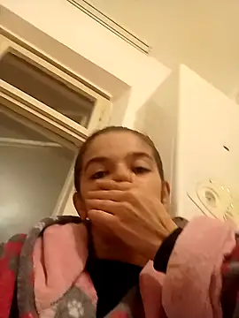 Snapshot of alinaalinutzq chatting on 11.21.25 alinaalinutzq online show from 11.21.25