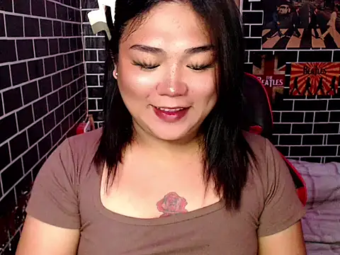 Snapshot of luluakovi_69 chatting on 09.25.25 luluakovi 69 online show from 09.25.25