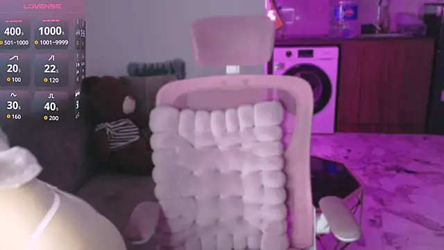 Phuong Bee online show from 04.05.26