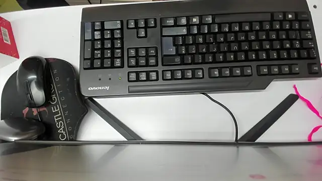 Kiara Cruz   online show from 11.16.25