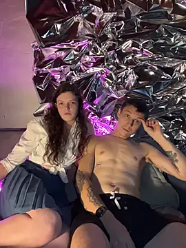 FoxStudioSex online show from 12.17.25