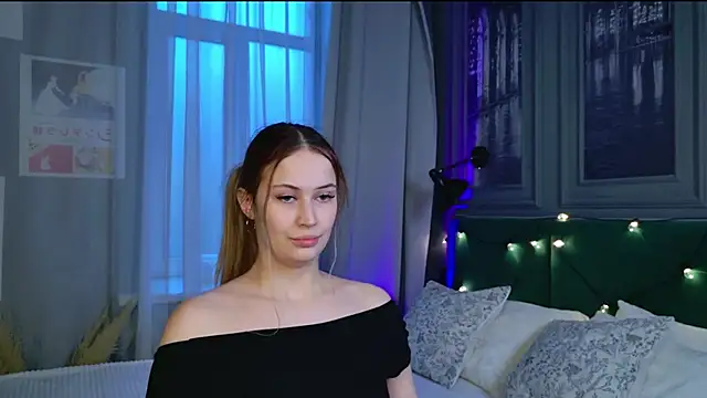 Sofii Ly online show from 11.17.25