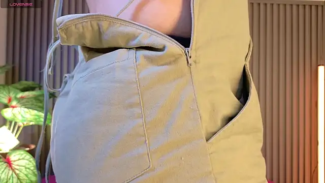 Snapshot of Celeste_Presstigge chatting on 11.14.25 Celeste Presstigge online show from 11.14.25