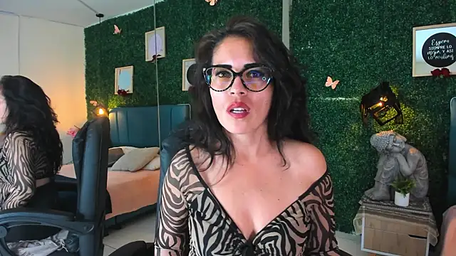 Linagh  online show from 10.27.25