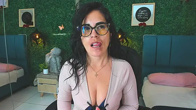 Linagh  online show from 11.08.25