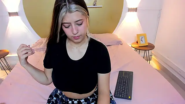 Bella  Lane online show from 12.16.25