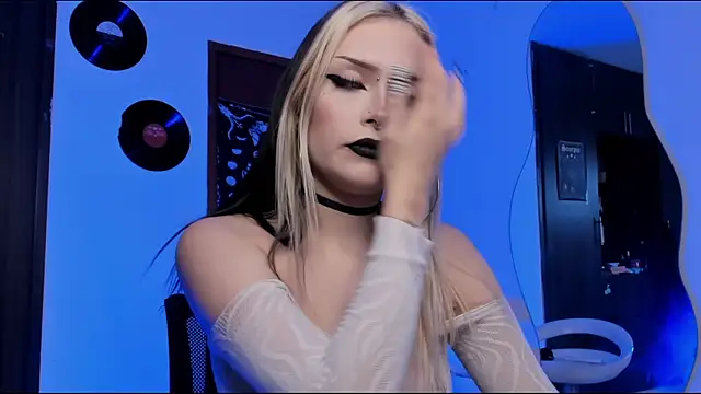 missluna27 online show from 10.02.25