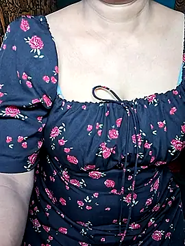 Snapshot of Mon-Shot9 chatting on 09.19.25 Mon-Shot9 online show from 09.19.25