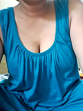 Snapshot of Mon-Shot9 chatting on 09.21.25 Mon-Shot9 online show from 09.21.25