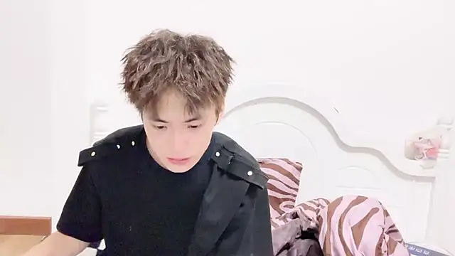 Snapshot of linger2563 chatting on 09.17.25 linger2563 online show from 09.17.25