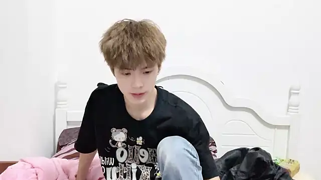 Snapshot of linger2563 chatting on 10.11.25 linger2563 online show from 10.11.25