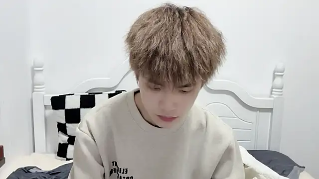 Snapshot of linger2563 chatting on 10.28.25 linger2563 online show from 10.28.25