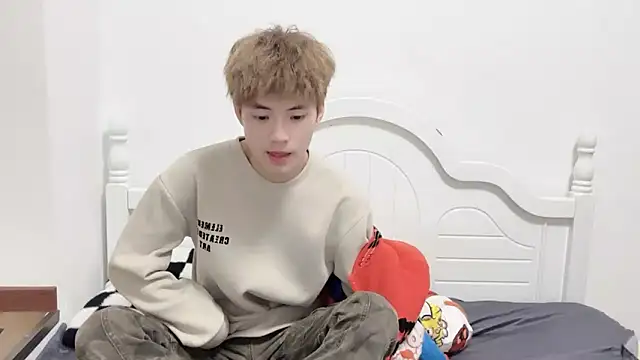 Snapshot of linger2563 chatting on 10.30.25 linger2563 online show from 10.30.25