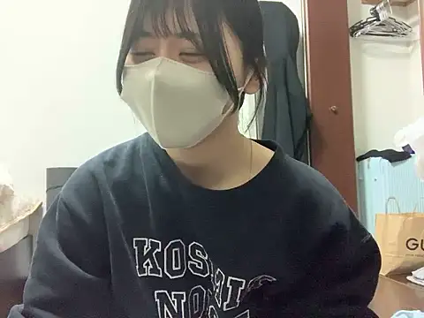 Snapshot of 0p-saki-p0 chatting on 03.23.26 0p-saki-p0 online show from 03.23.26