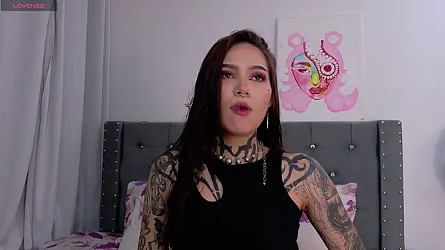 sara queen10 online show from 10.10.25