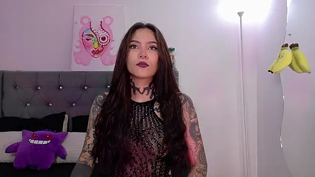 sara queen10 online show from 10.27.25