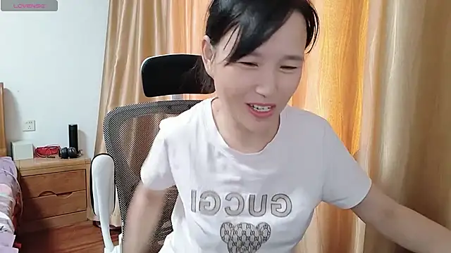 Snapshot of Haili-1 chatting on 09.15.25 Haili-1 online show from 09.15.25