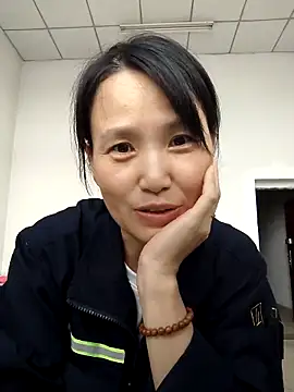 Snapshot of Haili-1 chatting on 09.27.25 Haili-1 online show from 09.27.25