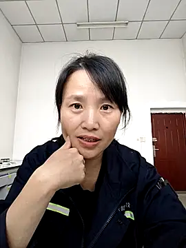 Snapshot of Haili-1 chatting on 09.29.25 Haili-1 online show from 09.29.25