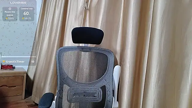 Snapshot of Haili-1 chatting on 10.04.25 Haili-1 online show from 10.04.25